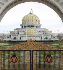 Ekceli my mom dapat darjah kebesaran bla bla bla.bukan pangkat datin pon la.poyo disitew. Istana Negara Istana Negara Jalan Duta Kuala Lumpur Facebook