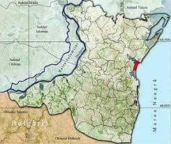 Petromidia refinery is the largest romanian oil refinery and one of the largest in eastern europe, located in năvodari, constanța county.it has an annual processing capacity of 4.8 million tonnes/year or 100,000 bbl/d (16,000 m 3 /d). NÄƒvodari Wikipedia