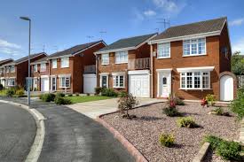 Most of the time, using an online estate agent will be cheaper than using a high street agent as online estate agent charges a flat fee. When Is The Best Time To Sell My House Homeowners Alliance