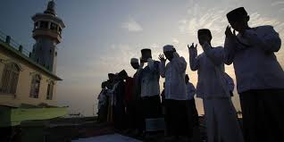 Rumah terbuka kini telah menjadi amalan masyarakat pada musim perayaan. Mengenal Idul Fitri Dan Perayaan Hari Raya Kemenangan Di Tengah Pandemi Corona Halaman All Kompas Com