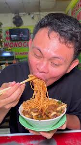 Review Mie Ayam Mas Nino Wonogiri - Unik dengan Tulangan dan Ceker Besar!