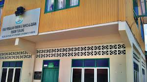 Lelaki perempuan sape2 boleh belajar. Di Pondok Itu Pencari Cinta Ilahi