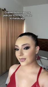 Daniela Cazares (@lachinacazares)