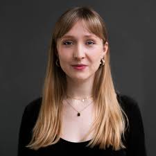 Robyn Wilson's Instagram, Twitter & Facebook