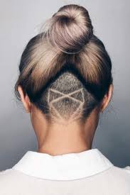 Idée de coupe rasée pour femme avec coloration originale. Epingle Sur Adalaide Charlotte