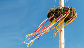 Ich werde jetzt nach #maibaumstellen (od #maibaum ) suchen und den ersten 3 menschen folgen! Region Maibaum Stellen Mehr Als Nur Tradition Region Land Schwarzwalder Bote