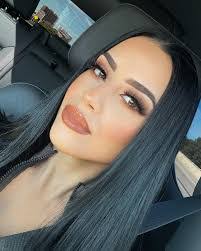 Evelyn Zermeno's Instagram, Twitter & Facebook