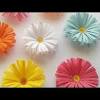 Estas flores de papel gigantes la hice con cartulina, los pasos a seguir son similares pero con pequeños cambios se logra un look diferente en cada una, les comparto 3 tipos diferentes y en diferentes tamaños junto con los moldes para imprimir así puedes hacer las tuyas en casa. 1