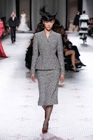 Hubert de givenchy founded his eponymous house in 1952. Givenchy Fall 2019 Couture Collection Vogue