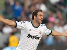Gonzalo gerardo el pipita higuaín is a argentine striker who plays for real madrid. Real Madrid Strikers Karim Benzema Gonzalo Higuain Reject Paris Saint Germain Report Goal Com