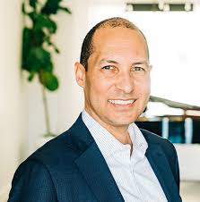 Chris Houk's Instagram, Twitter & Facebook