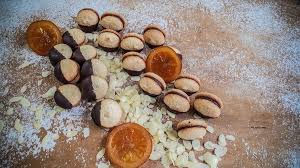 Check spelling or type a new query. Wir In Bayern Rezepte Marzipanmakronen Mit Orangenganache Br De Makronen Makronen Rezept Marzipan