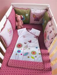 Protector De Cuna Modulable Compon Tu Mismo El Protector De Cuna Del Bebe Es Genial Y Facil Con Los Cojines Rever Tour De Lit Tour De Lit Bebe Bebe Patchwork