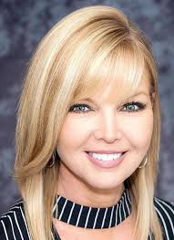 Follow us on facebook or instagram. Paris Tn News Anchor Amy Watson To Lead Christmas Parade Local News Parispi Net