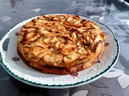 Recette De Gateau Invisible Aux Pommes Cuisine Blog Recette En 2020 Gateau Invisible Aux Pommes Recette Companion Alimentation