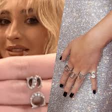 When I saw this I was stunned, how come her fans weren't bullying her  because she dyed her hair blonde last year?😳 : r/sabrinacarpentersnark