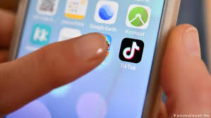 While social media in china is different, it's important that you understand it so that you can work in time with the chinese market. Us Issues Order Banning Tiktok Wechat Downloads News Dw 18 09 2020