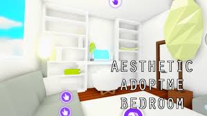 A combined sleeping/eating/living space, but a very nice aesthetic. Aesthetic Bloxburg Bedroom Ideas Design Corral