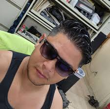 Rafael Alas updated his profile picture.