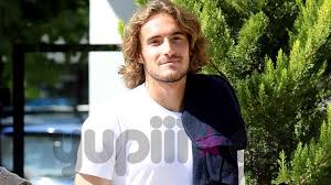 Έβαλε στις πλάτες του μια σημαία του μεξικού, η κοπέλα του θεοδώρα πεταλάς φόρεσε ένα σομπρέρο, πήραν την. Stefanos Tsitsipas Celebrities Eidhseis Yupiii Gr