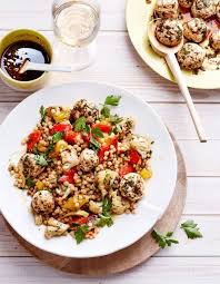 Fregola Gemuse Salat Mit Joghurtballchen Rezept Essen Und Trinken Lebensmittel Essen Salat Mit Gefullte Paprikaschoten