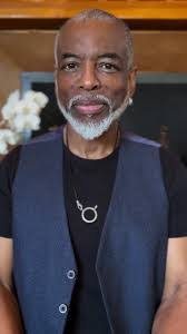 Elisandro Rodriguez's Instagram, Twitter & Facebook