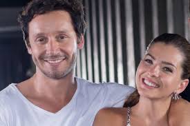 La reunión de pampita con benjamín vicuña y la china suárez. Benjamin Vicuna Y Una Declaracion De Amor Para La China Con Palo Incluido Para Pampita Minuto Neuquen