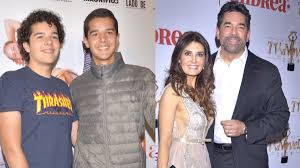 Eduardo santamarina cantoral is an actor, known for josé josé: Hijos De Eduardo Santamarina Hablan De Su Relacion Con Mayrin Villanueva Lo Ultimo Las Estrellas Tv