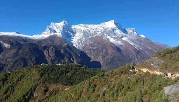 Aru Valley trekking trail Kashmir