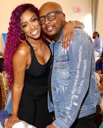 Simon announces his engagement to porsha… #rhoa pic.twitter.com/c5ldyi62hh queens of bravo (@queensofbravo) may 11, 2021 source simon announces his engagement to porsha… Porsha Williams Is Pregnant 6 Things About Her Boyfriend Dennis Mckinley Hiphollywood