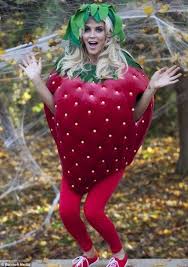Strawberry Costume Follow This For V2 S Hat Deguisement Bonbon Deguisement