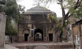 Zeb-un-Nisa at Samanabad Moor ...