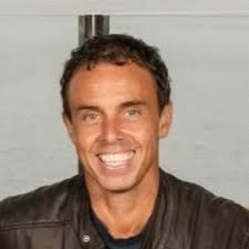 20 years ago I started working at Aon. When people ask me “What made you  stay?”, the answer is simple: great colleagues, good bosses that recognize  your potential, nice clients to partner