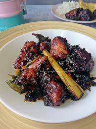 Perpaduan kecap manis dan bumbu pedas bikin kreasi ayam jadi semakin nikmat. Ayam Kicap Pedas Ala 3 Budak Gemoks Yang Sedap Dan Mudah Qasey Honey