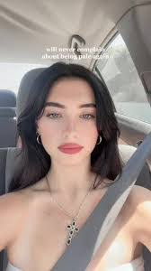 Melody Starr's Instagram, Twitter & Facebook