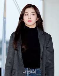 그룹 레드벨벳 아이린이 스타일리스트 '갑질' 논란에 대해 사과의 뜻을 밝힌 가운데, 해외 스태프들의 폭로도 이어지면서 논란이 사그라들지 않고 있다. ì•„ì´ë¦° ê°'ì§ˆ ë…¼ëž€ ì§ì ' ì‚¬ê³¼ ìŠ¤íƒ€ì¼ë¦¬ìŠ¤íŠ¸ì— ë§ˆìŒì˜ ìƒì²˜ ì¤˜ í›„íšŒí•˜ê³  ë°˜ì„± ì „ë¬¸