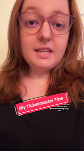 Caroline Nott's Instagram, Twitter & Facebook