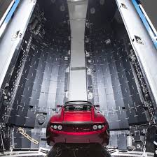 حصريا يمكنك مشاهدة فالكون ترسل سيارة إلى المريخ بث مباشر Falcon Heavy Tesla Roadster Spacex
