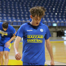 אשתו של שלומק'ה ואמם של אורנה, יורם ונגה. 0ruyfyqstwnbqm