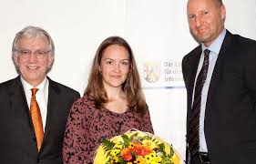 Der zukunftspreis kommunikation wird am kommenden montag im rahmen der woche der kommunikation verliehen. Mainzer Studentin Fur Bachelorarbeit Zur Machtposition Von Google Mit Wissenschaftspreis 2014 Des Datenschutzbeauftragten Rheinland Pfalz Ausgezeichnet