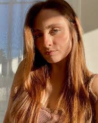 Lori Lavigne's Instagram, Twitter & Facebook