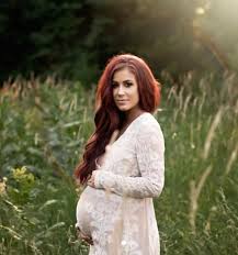You have to see chelsea houska from teen mom 2's wedding dress. Chelsea Houska Shares New Maternity Photos Is The Actual Best The Hollywood Gossip