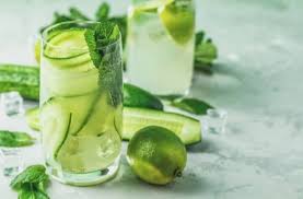 Gin Tonic Au Concombre Menthe Et Citron Vert La Recette Gin Tonic Gin Menthe