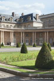 Jardin Des Archives Nationales In Paris Paris Park Capital City