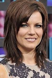 Hottest Women Over 40 In Country Music Martina Mcbride Hairstyles Hair Styles Short Hair Styles Easy