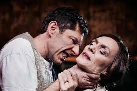 Fra det ene slagtehus på Odense Teater til det næste: Jeg spiller Kurt.  Stakkels mig. Og stakkels Kurt