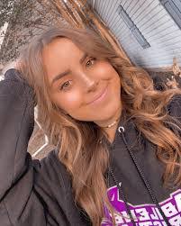 Hannah Buckner's Instagram, Twitter & Facebook