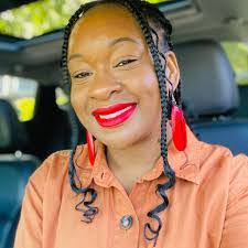 Kelly Spivey's Instagram, Twitter & Facebook