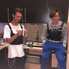 наш корабль идет ко дну помоги мне я утону Thrill Pill On Instagram Pod Kolesom In 2020 Handsome Boys Aesthetic Boy Rap