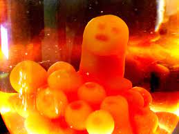 It has a purple blob inside a blue liquid that will captivate you and your friends, family and guests with. This Guy With Its Offspring Said Hello From Inside Of My Lava Lamp Last Night Imgur